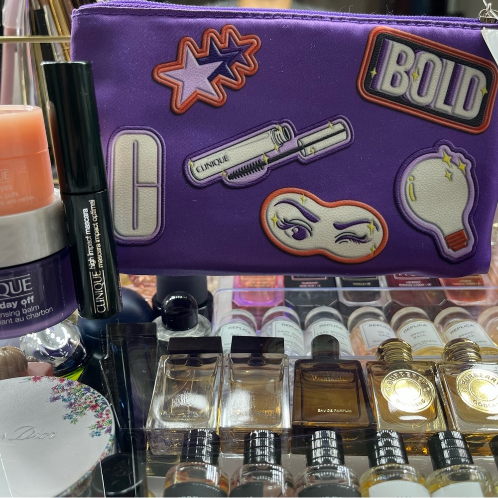 Clinique Vibrant Purple Makeup Bag with Fun Patches